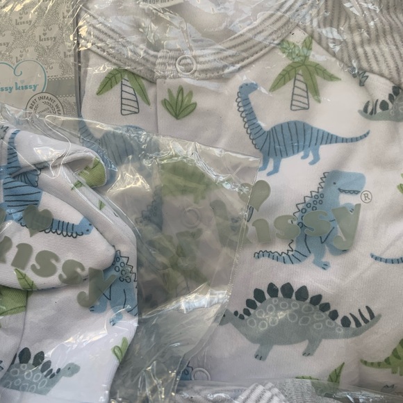 Boys’ mystery clothing bundle - Picture 2 of 10